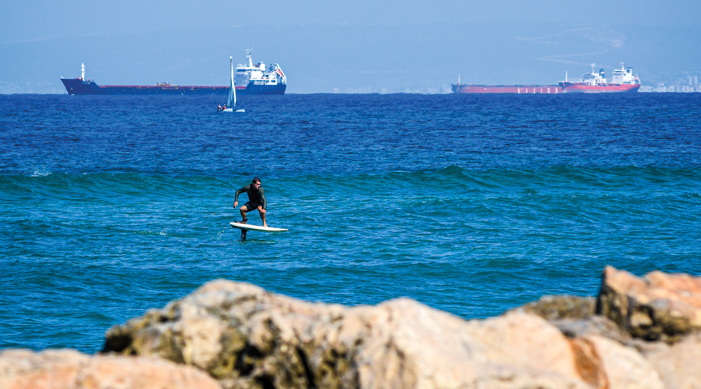 חוף הגולשים